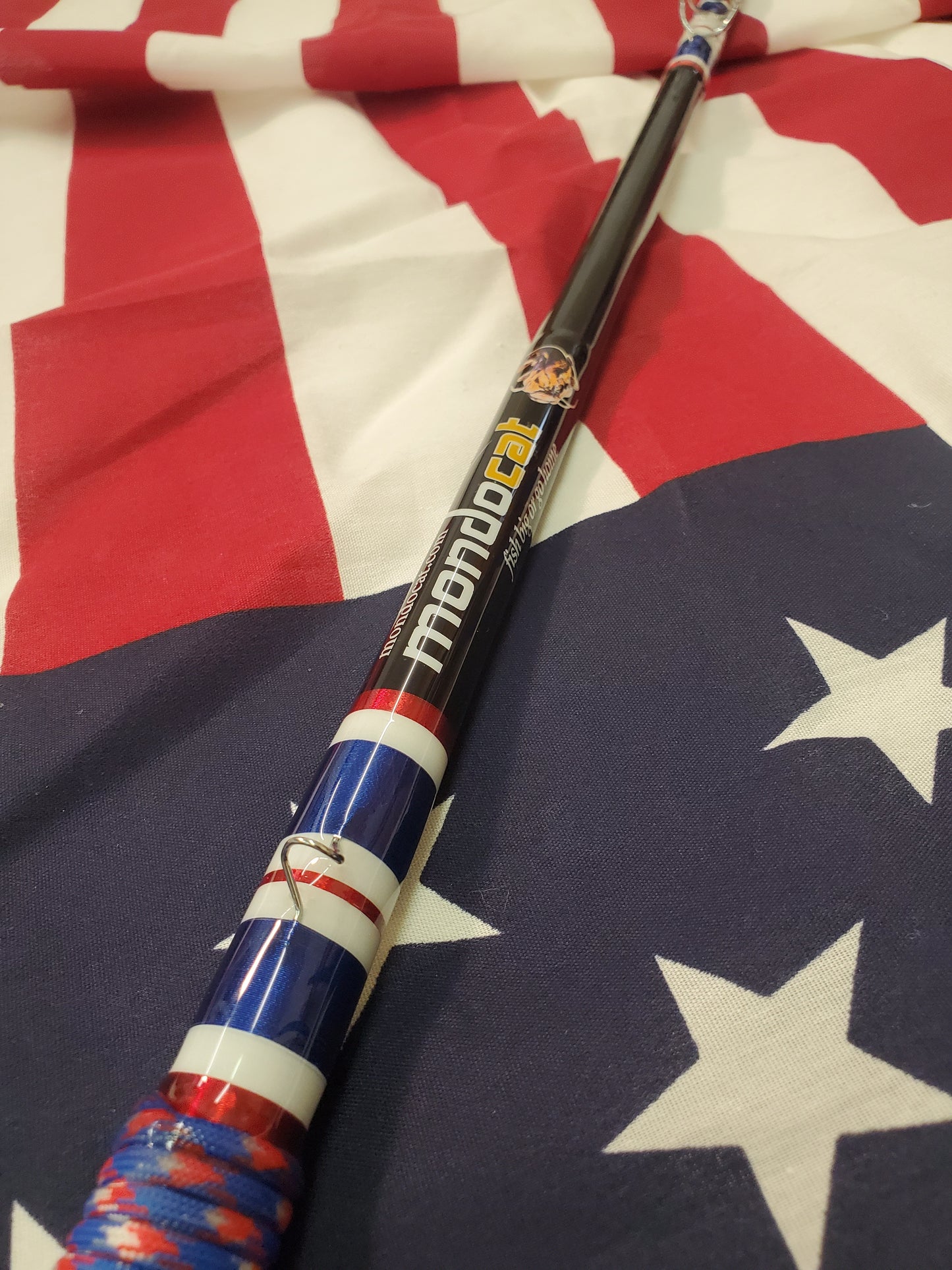 MondoCat 8' Patriot Pole & Abu S-5500 Reel Combo