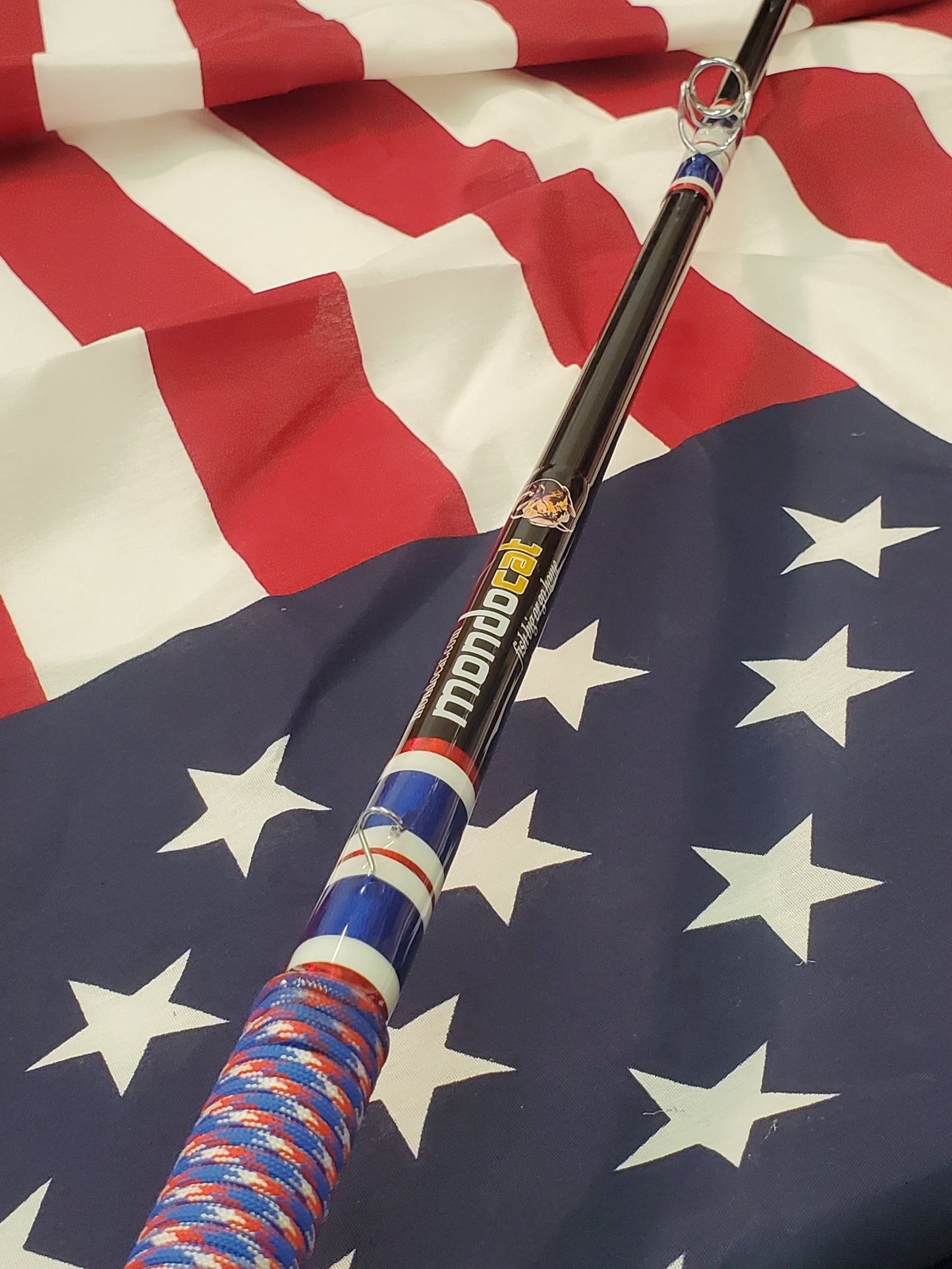 MondoCat 8' Patriot Pole & Abu S-5500 Reel Combo