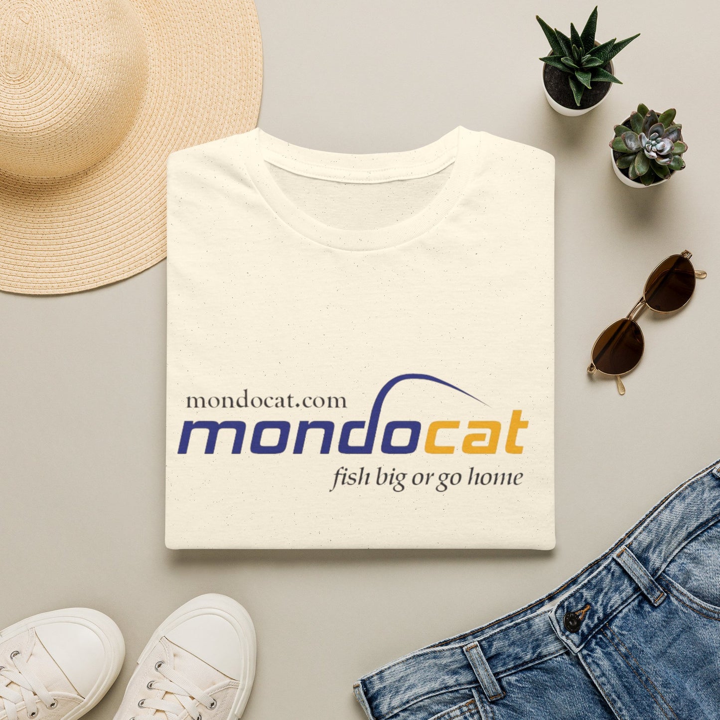 T-Shirt — Mondocat Logo "fish big or go home" Casual Graphic Tee